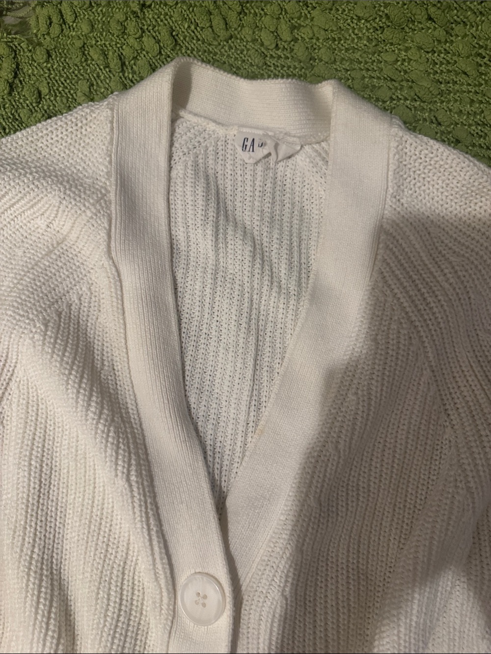 GAP Cream Ribbed Button-Up V-Neck Cardigan - Picture 3 of 3
